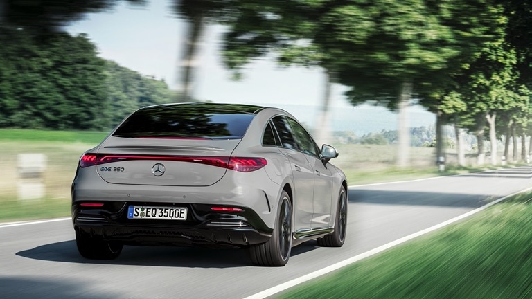 Mercedes-Benz EQE, berline électrique sportive de taille intermédiaire