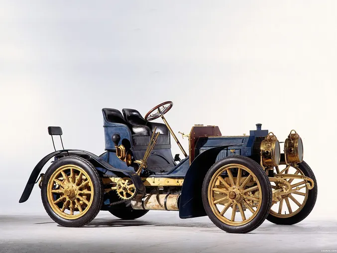 Mercedes 35 HP de 1901, première voiture à porter le nom Mercedes